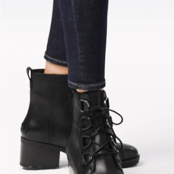 Sorel NWT Black Cate Lace-Up All-Leather Bootie Size 6.5 - Picture 3 of 16
